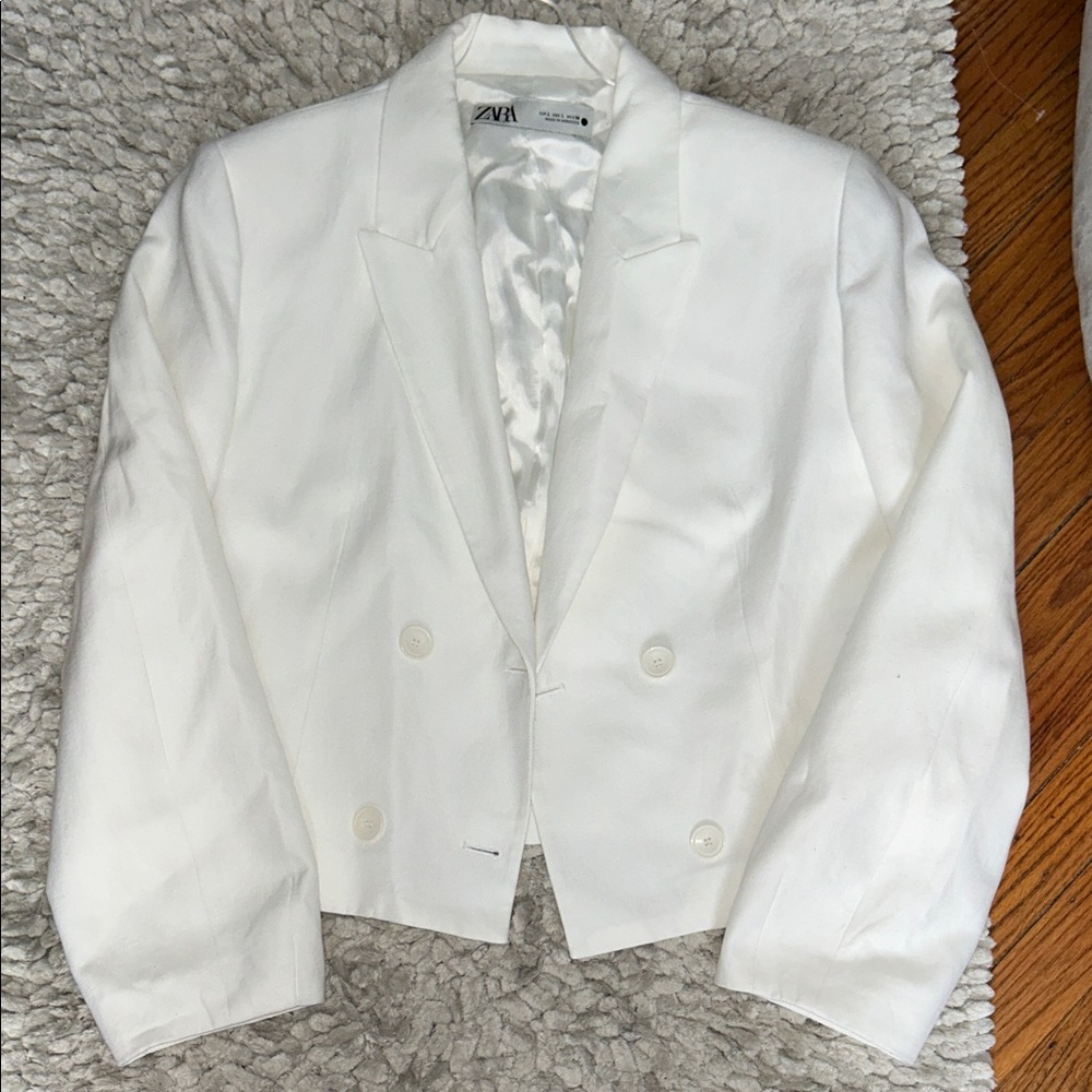 Zara Women's Elegant Cream Blazer